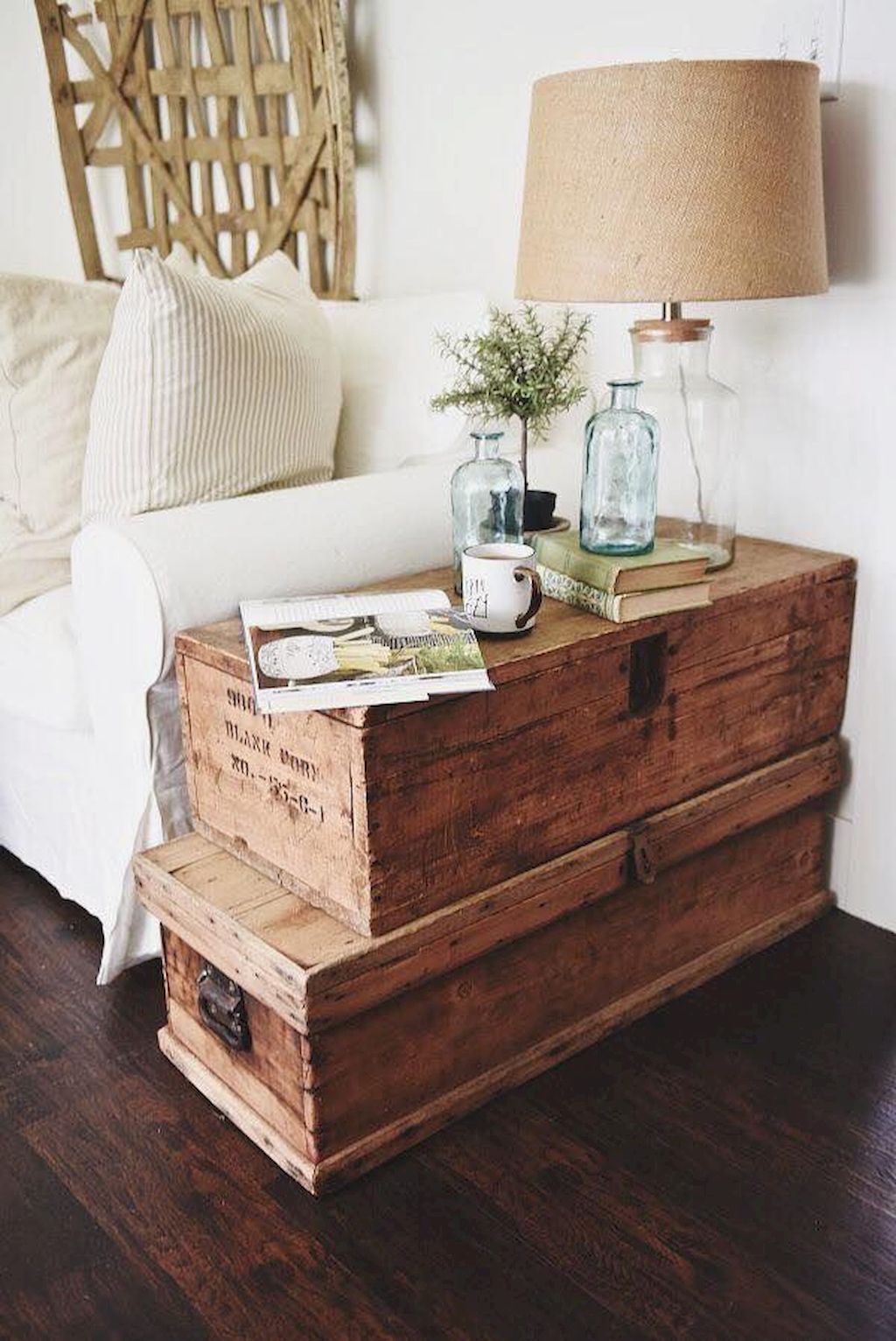 Creative Farmhouse Style Side Table Design Made From Scrap And Reclaimed Materials (22)